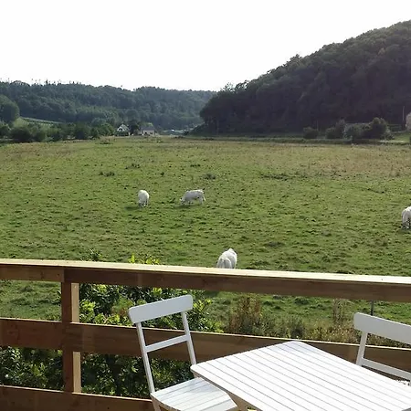 Perchee Dans La Prairie De L'ancien Moulin Bed and breakfast Valmont (Seine-Maritime)