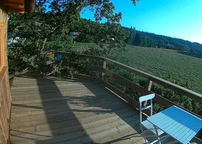 Perchee Dans La Prairie De L'ancien Moulin 3*