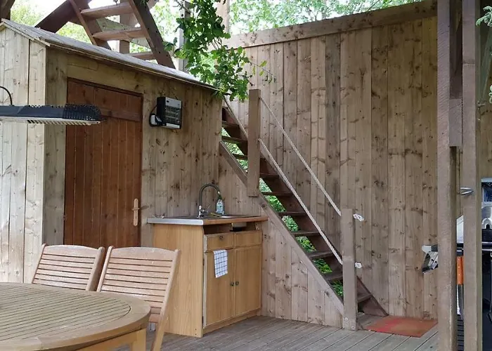 Perchee Dans La Prairie De L'ancien Moulin Nocleg ze śniadaniem