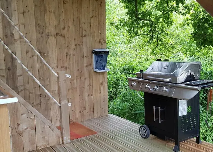 Perchee Dans La Prairie De L'ancien Moulin Nocleg ze śniadaniem